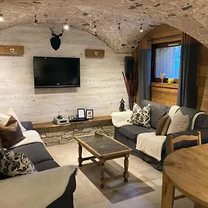 Two Bedroom La Voute, Chandon Near Meribel Appartement Les Allues